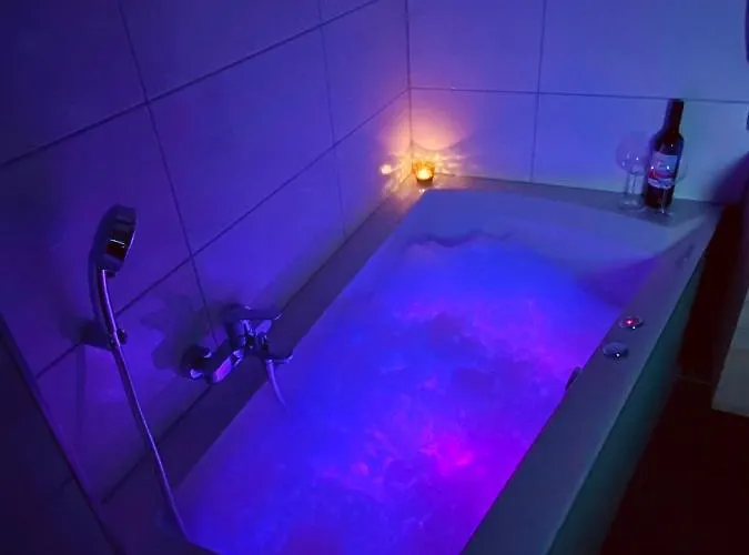 Lebenslust Mit Whirlpoolbadewanne #innenstadt#aussenbereich Von Harztraveler *